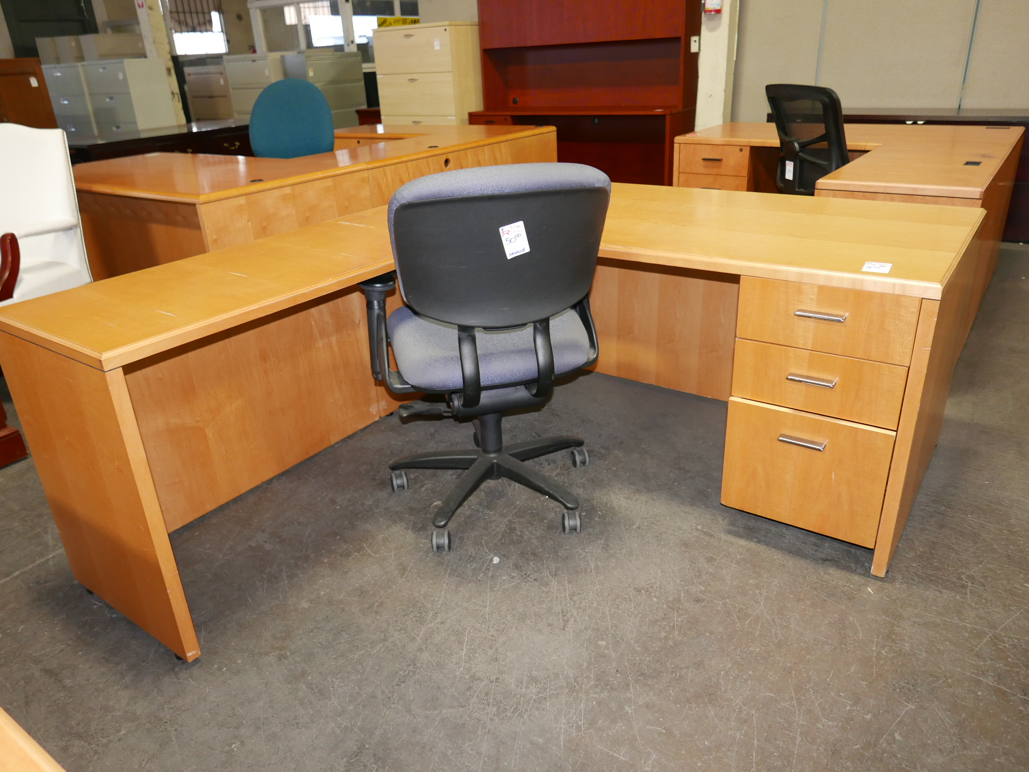 Maple Veneer Desks With Returns Assorted Tr Trading Company